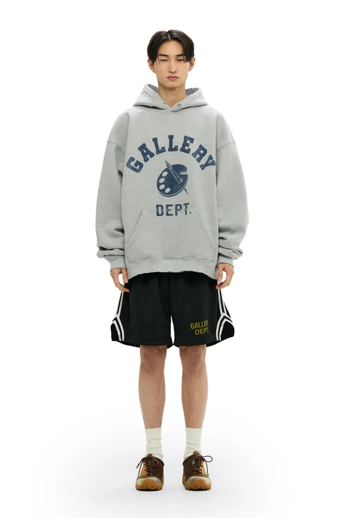 GALLERY DEPT. VENICE COURT SHORTS English mesh shorts Logo webbing wide-leg basketball shorts Black and white S-XL Original molding Loose wide-leg version American boys' first choice Breathable mesh fabric Superimposed soft material inside Comfortable and easy to match Custom-woven original consistent webbing/main mark/component wash mark Details are enlarged to follow